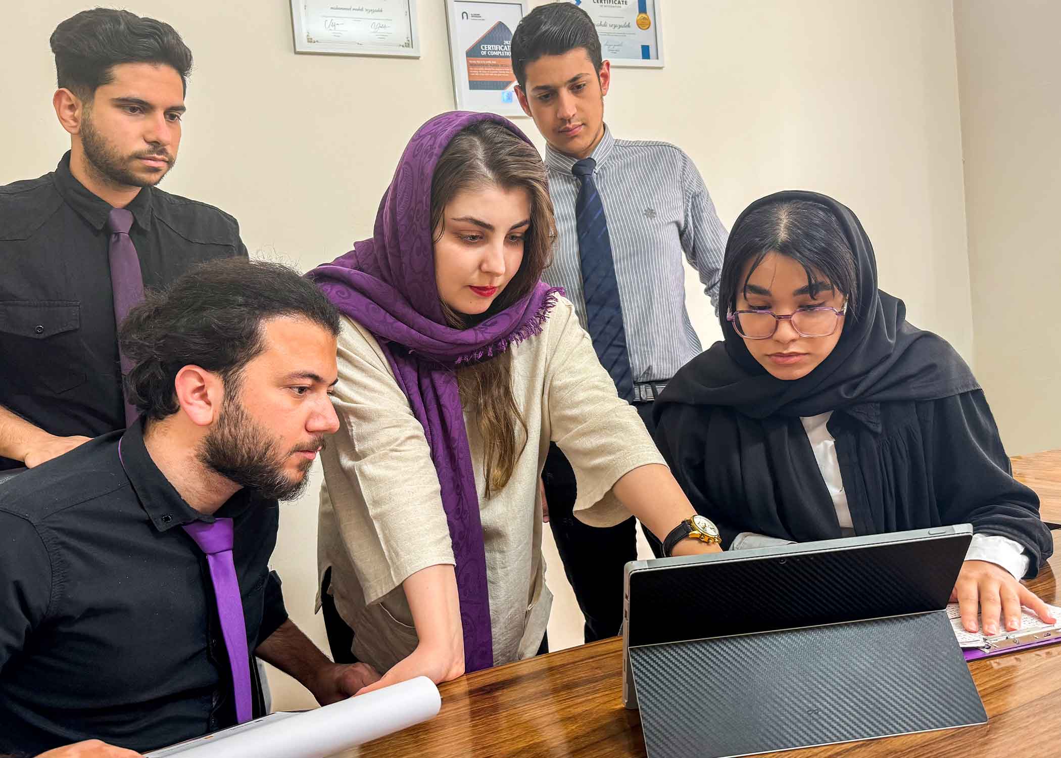 تیم مجموعه تکان
